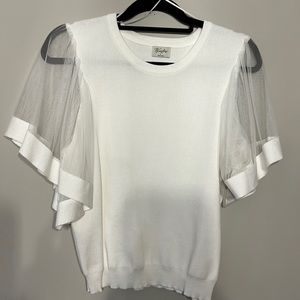 Beautiful white Winslow top. Sheer sleeves, only worn once. size L.